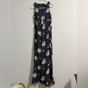eci  New York Maxi Dress Navy Blue Floral Embroidered V-Neck Sleeveless Smocked